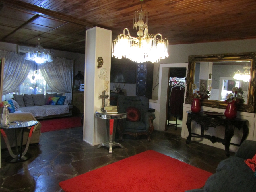 Commercial Property for Sale in Kareedouw Eastern Cape